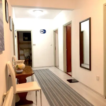 Nar Apartment Mrljane