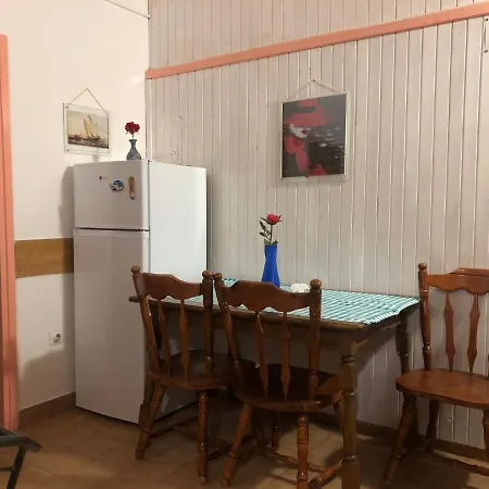 Nar アパート Mrljane